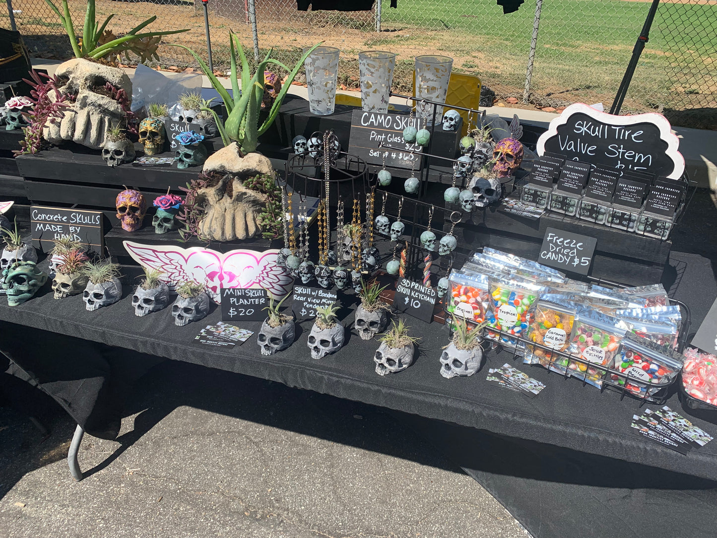 Handmade Mini Skull Planter with Air Plant β Hand-Painted Ceramic Planter with Drain Hole & Protective Clear Coat β Gothic Succulent Pot β U