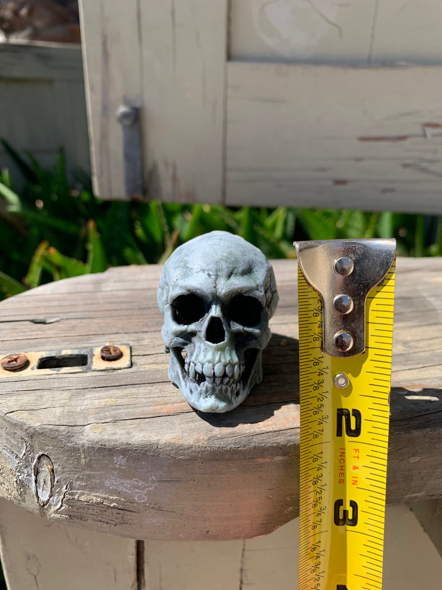 Mini Resin Skulls – Hand-Painted Halloween Decor, Gothic Home Accents (Set of 3)